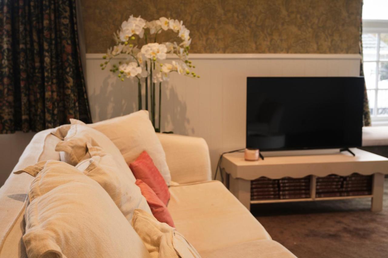 Victorian Designs - Spacious Home In Rotorua Central エクステリア 写真